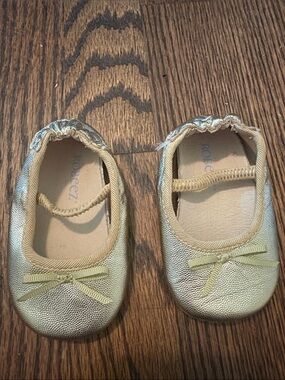 Robeez Metallic Gold Baby Ballet Flats with Bow Detail